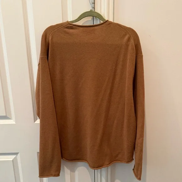 Oversized Cashmere Crew in Almond - Picture 4 of 4